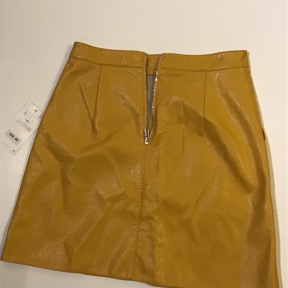 Mustard yellow NWT faux leather Zara  Aline mini skirt size S - Picture 4 of 8